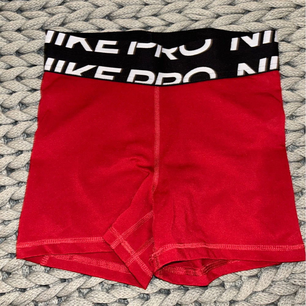 NIKE PROS//xs// red